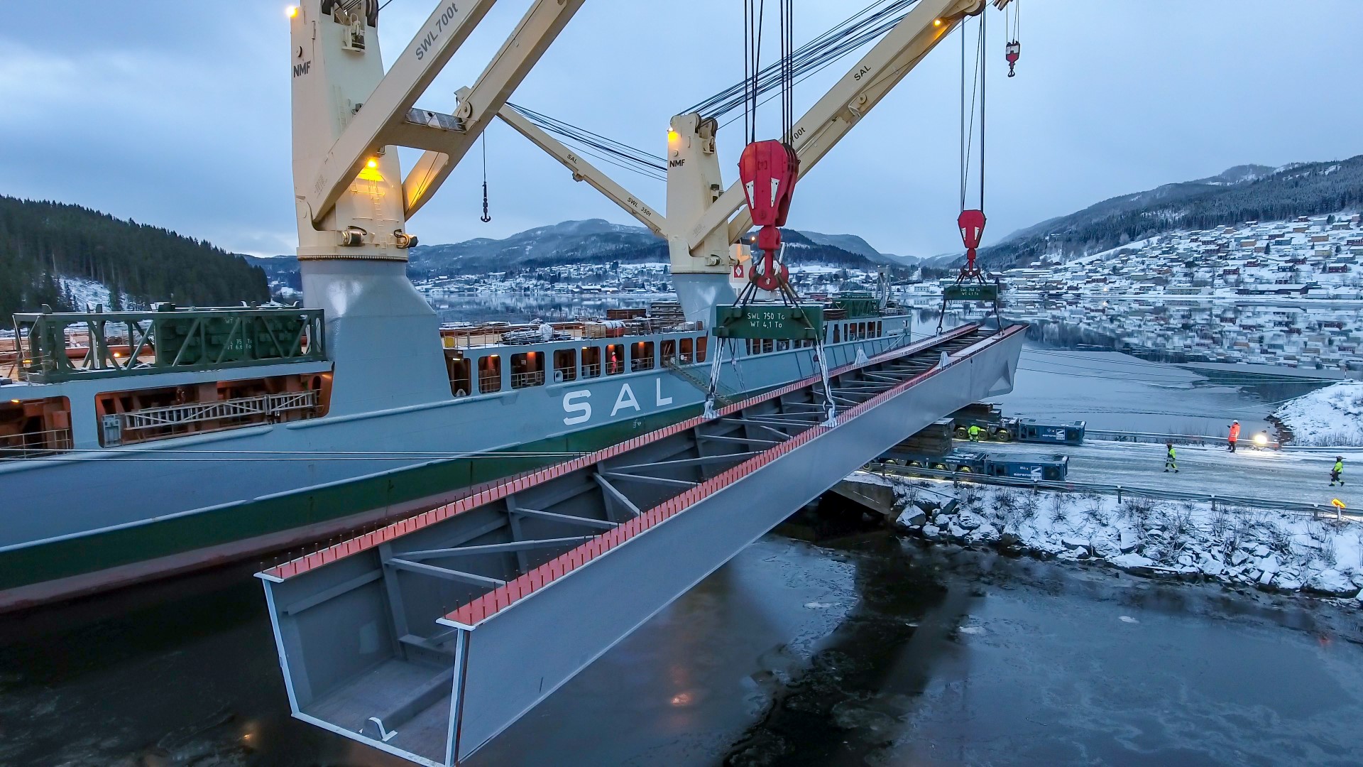 SAL Heavy Lift transports entire bridge | Project Cargo Journal