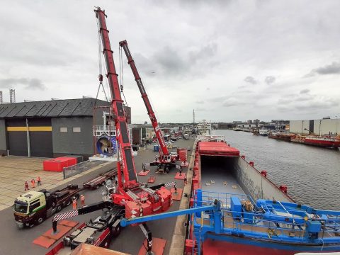Wagenborg completes heavy-lift for Wärtsilä and Heerema in IJmuiden