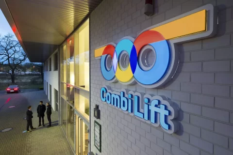 Combi Lift establishes forwarding unit