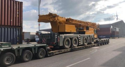 Liebherr heavy crane delivered to Dordrecht