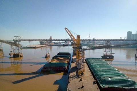 Third Liebherr harbour crane added to Uruguayan terminal