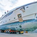 Cometto SPMTs move a yacht ashore