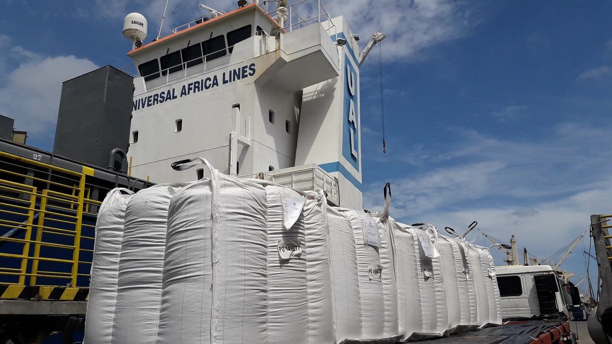Coffee being loaded in Santos onboard one of UAL's vessels