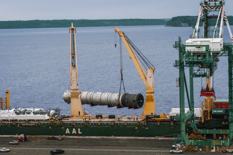 AAL delivers project cargo for a US petroleum refinery