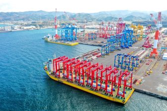BigLift Shipping moves giant cranes from Japan to the world