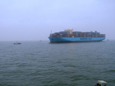 MPPs trying to free Mumbai Maersk that ran aground outside Bremerhaven