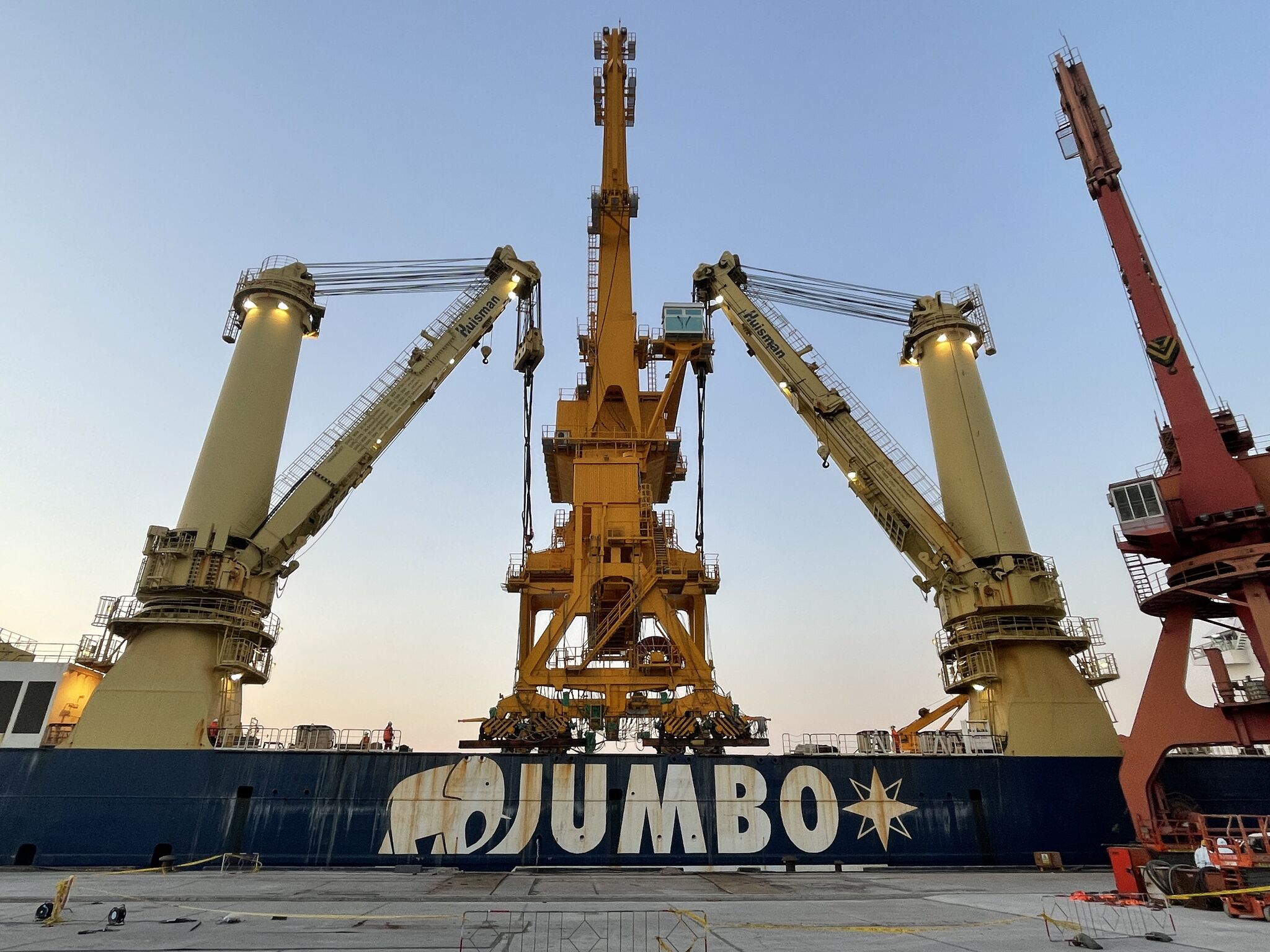Jumbo-SAL-Alliance ships fully assembled portal crane from China to India
