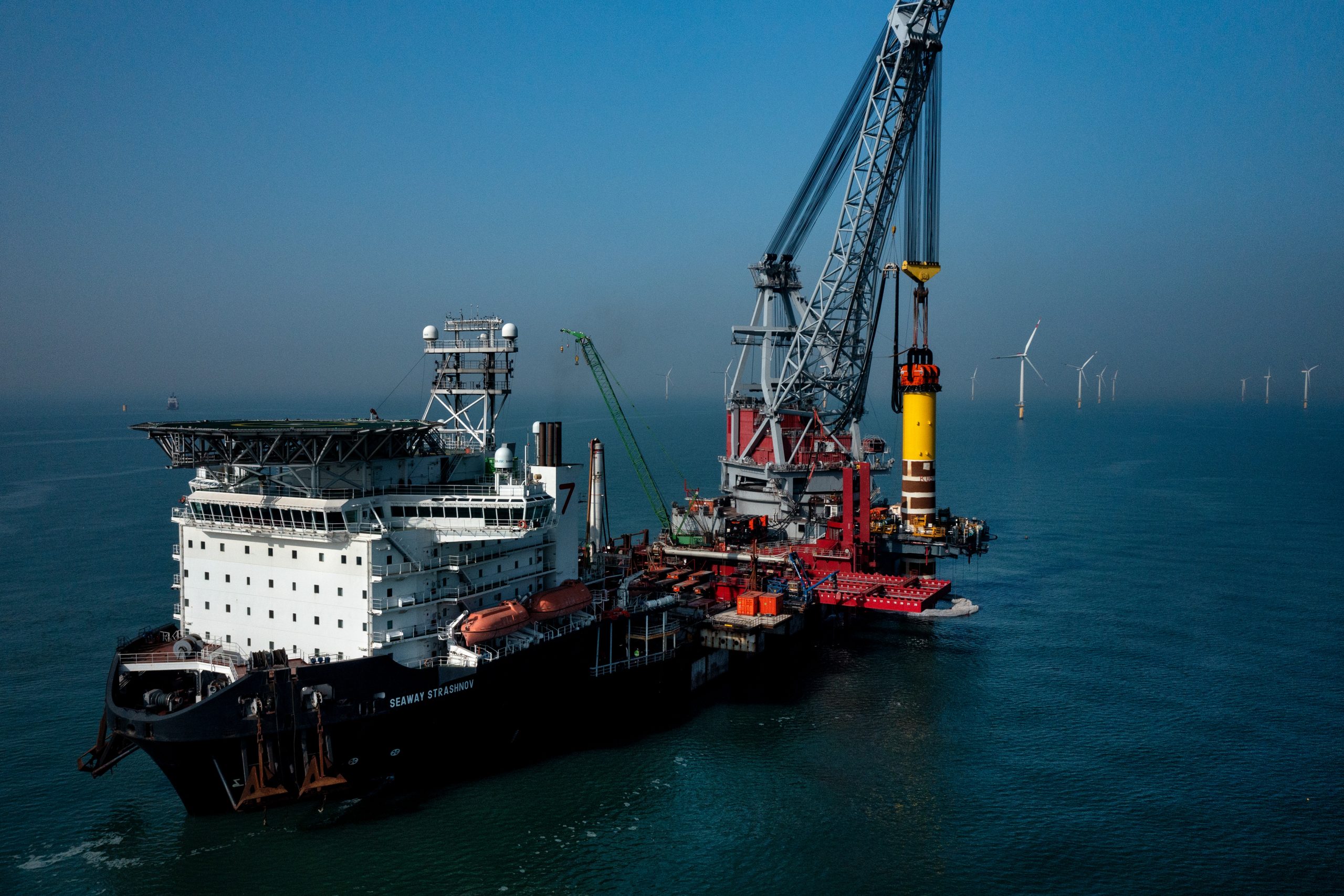 RWE installs 1,400 tonne Kaskasi offshore substation topside