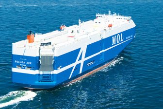 MOL orders four more LNG-fuelled car carriers