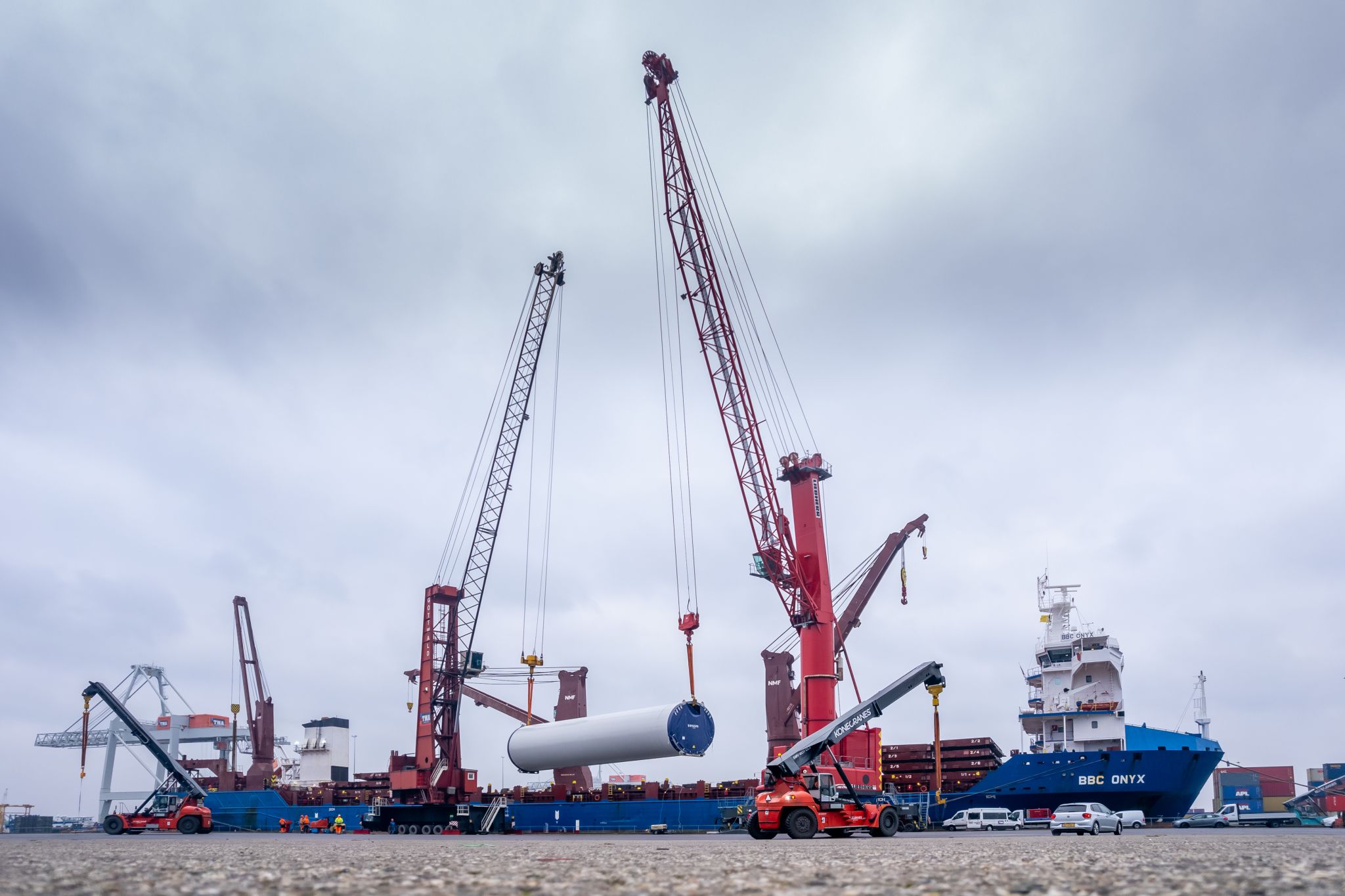 World's Largest sea lock helps Port of Amsterdam bring in new clients