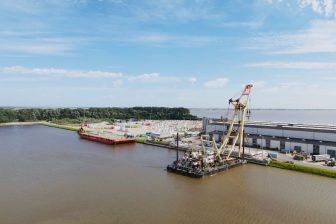 First concrete parts for Wilhelmshaven LNG project loaded