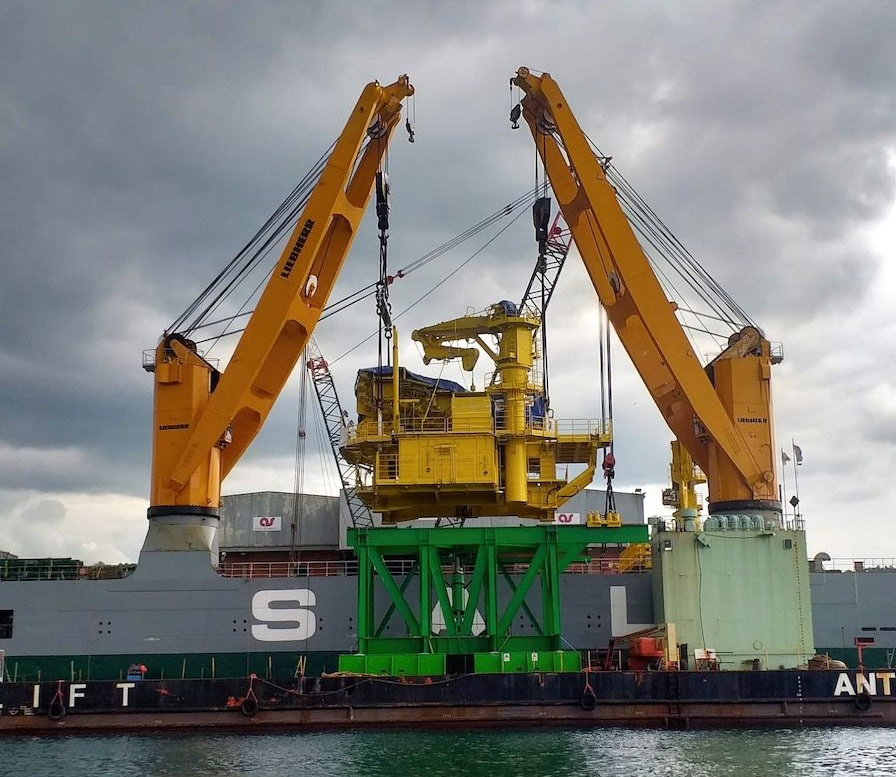 deugro relies on HLV Hilke's flexibility to move project cargo to Singapore
