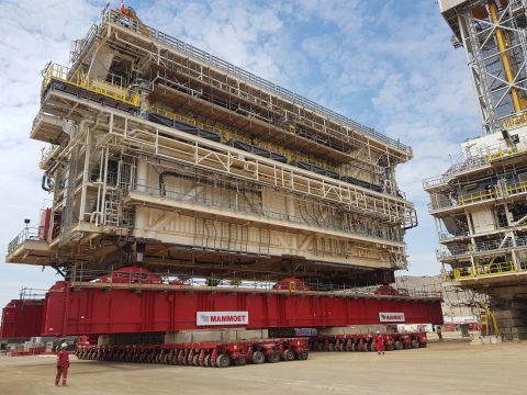 Mammoet moves 5,000 tons of ACE modules