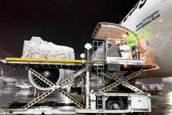 DB Schenker unveils CO2-neutral air freight option