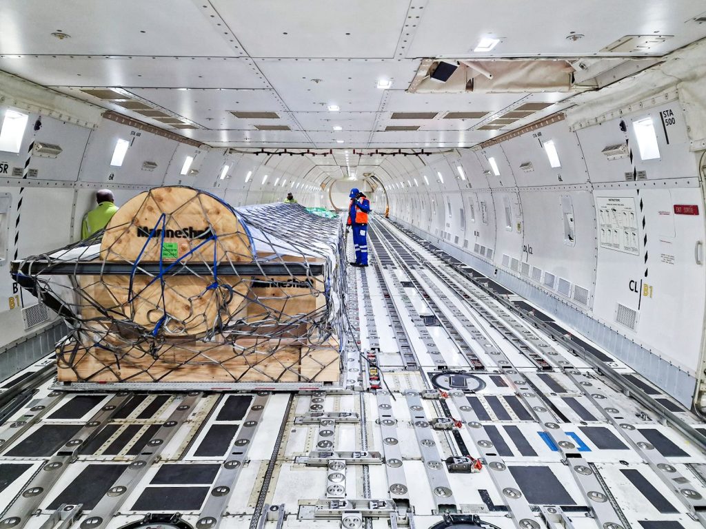 Martin Bencher Airfreight chartered Cargolux Airlines for the transport of a marine shaft from Luxembourg to the United States.