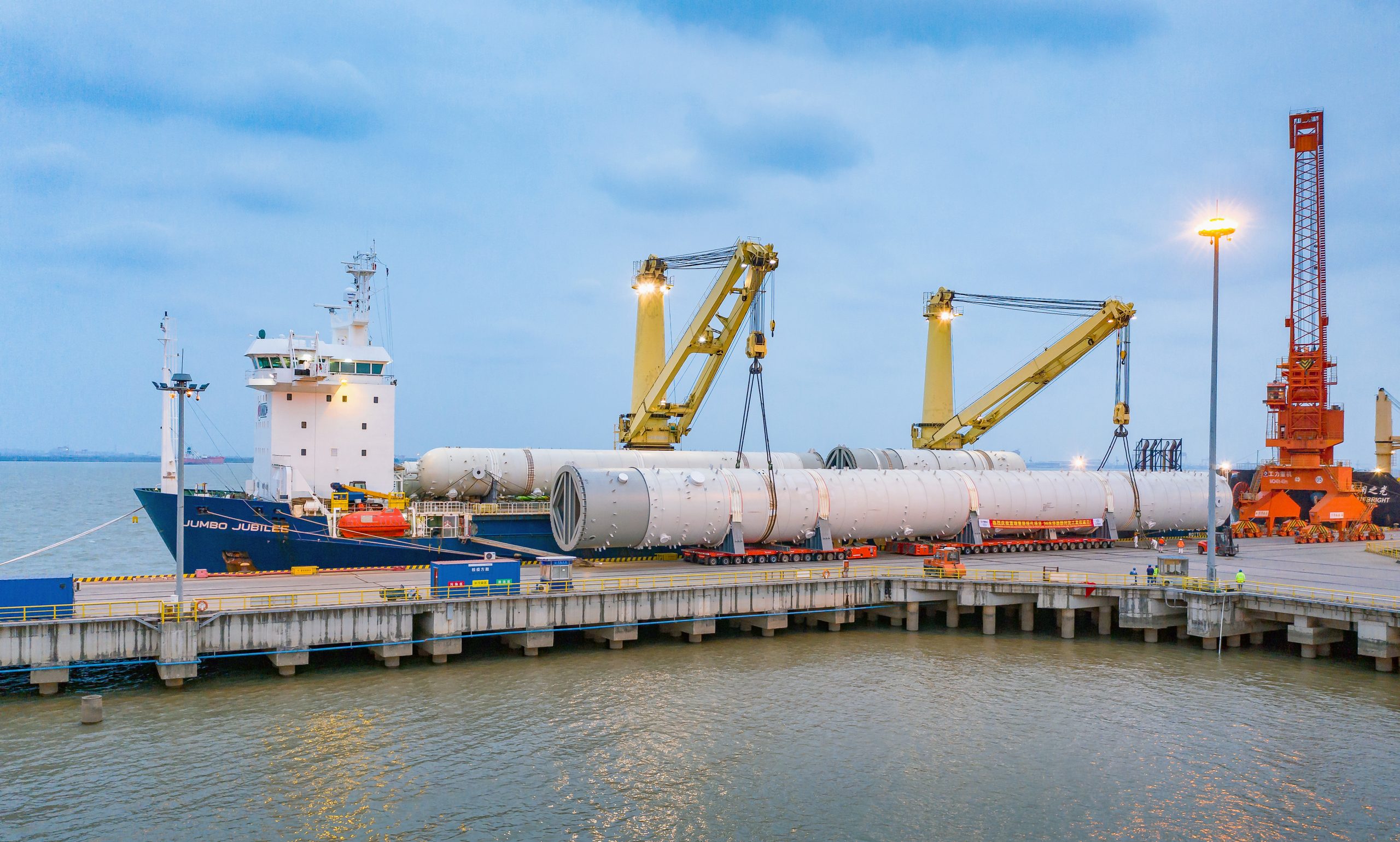 deugro delivers 120,000 frt of petrochemical equipment for EGAT project