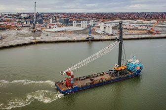 Port Esbjerg takes delivery of LHM 800 mobile crane