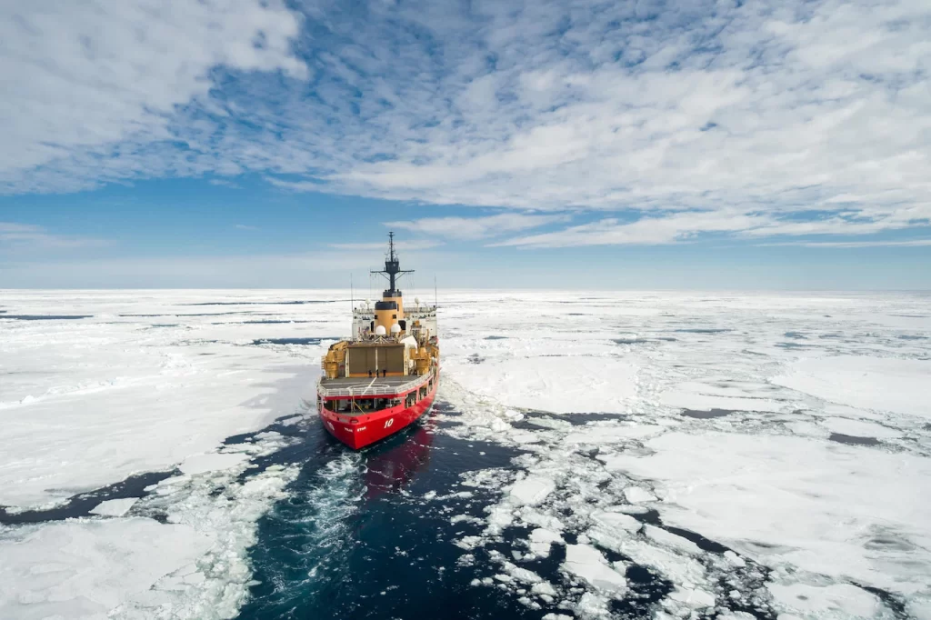 Ocean Giant delivers supplies to Antarctica, VIRIN:221228-G-SL960-0011R