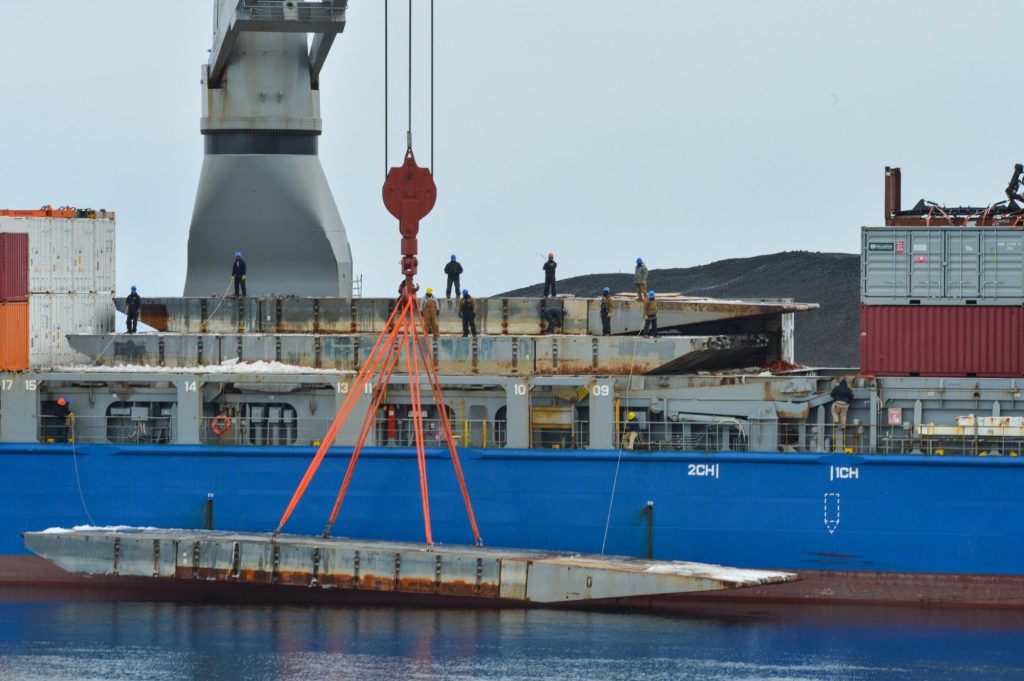 Ocean Giant delivers supplies to Antarctica