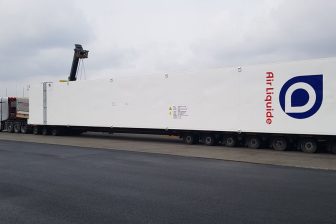 F.H. Bertling Logistics moves two air separator unites from UAE to Dresden