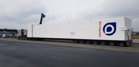F.H. Bertling Logistics moves two air separator unites from UAE to Dresden