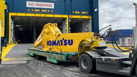 Van der Vlist turns to RoRo for Komatsu machinery delivery to Sweden