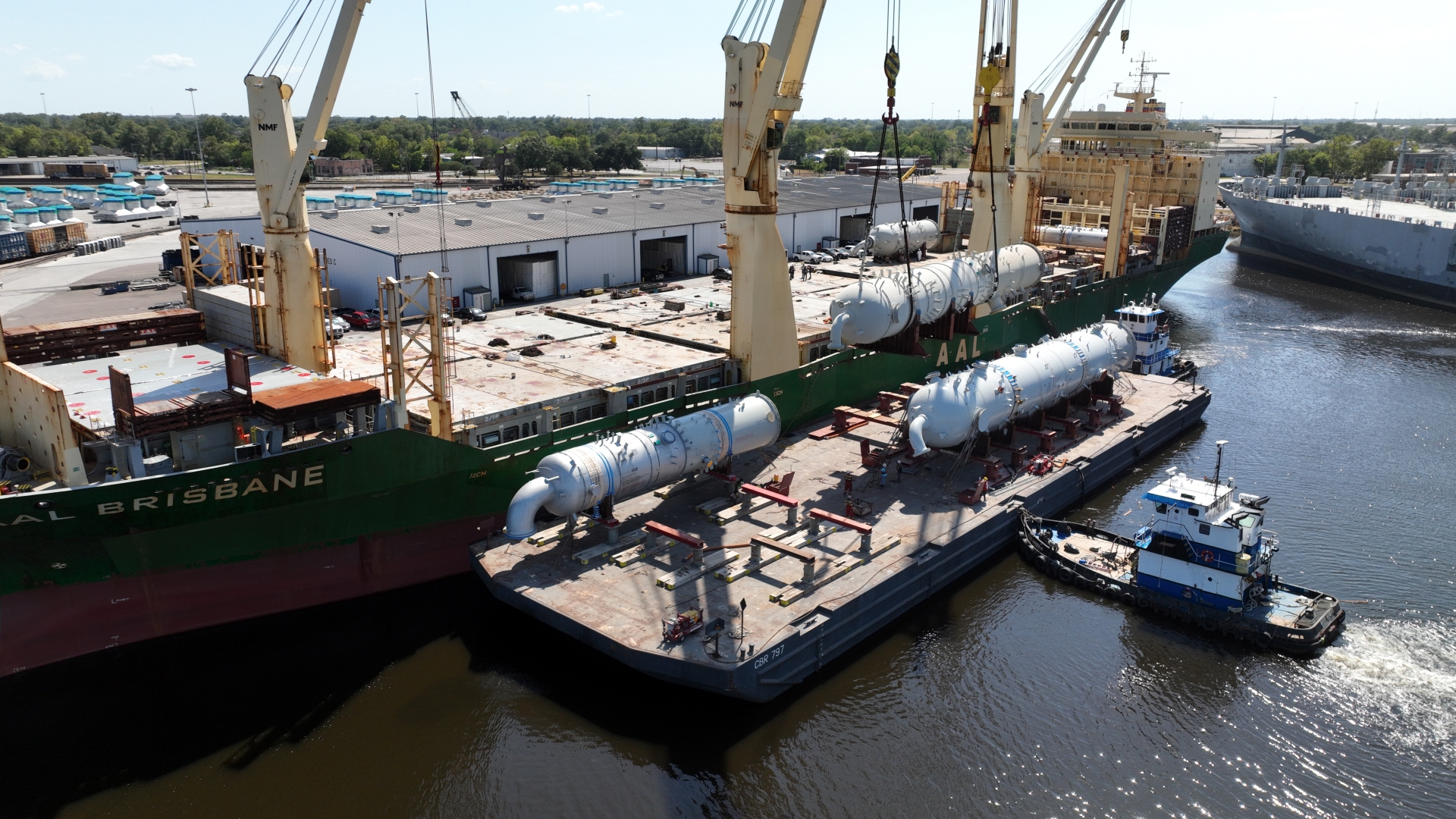 AAL Brisbane delivers 12,800 frt for an LNG project in Texas