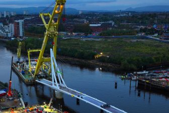 HEBO lifts Govan-Patrick bridge sections in Glasgow