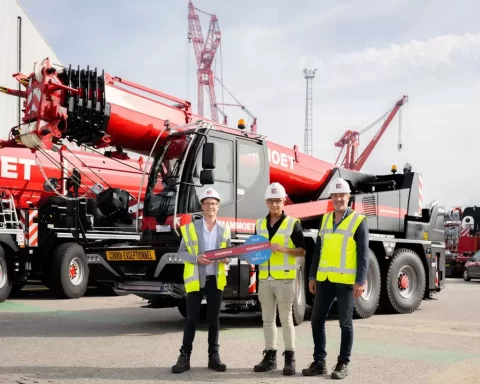 Mammoet adds first electric hydraulic crane to its fleet
