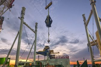 Seaqualize completes offshore transfer lifts for Vineyard Wind 1