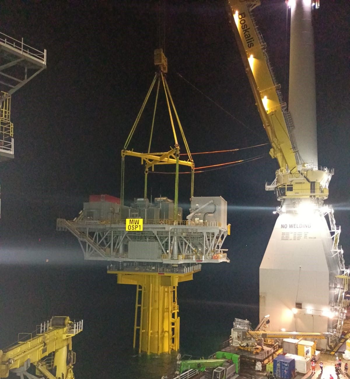 Boskalis lifts first Moray West offshore substation platform in place