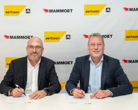 Mammoet, AMS partner up to serve Qatar's growing heavy-lift market