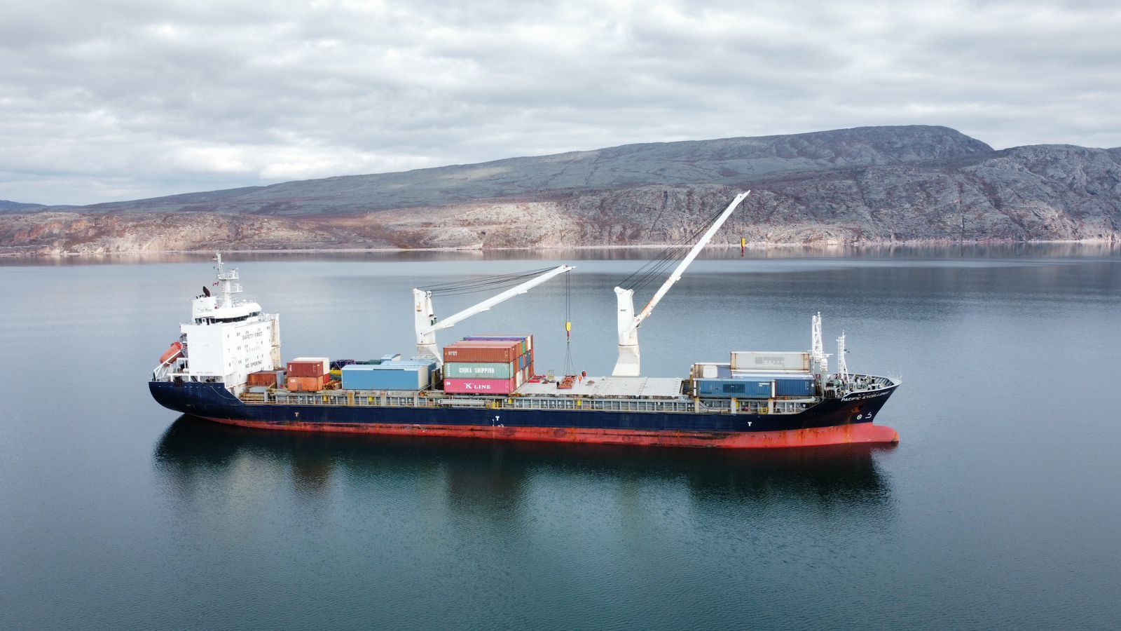 Swire delivers project materials to the Arctic