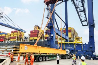 MSC handles its longest breakbulk cargo ever in Vietnam