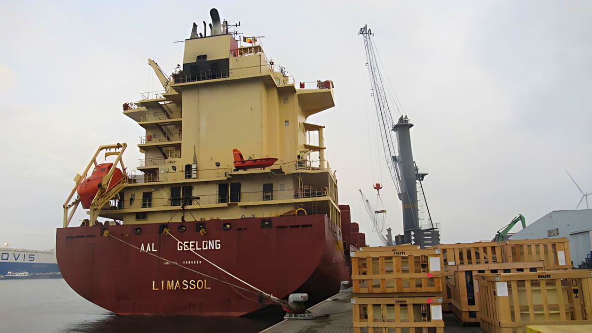 Bolloré Logistics moves 16,870 frt of project cargo to Cambodia
