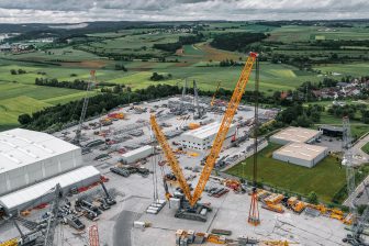 Denzai orders Liebherr's 2500-ton crane to handle growing wind components