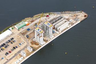 Heavy-lifting operation completed in IJmuiden