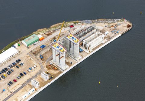Heavy-lifting operation completed in IJmuiden
