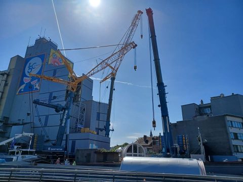 Sarens completes two-day heavy lift operation in Aalst
