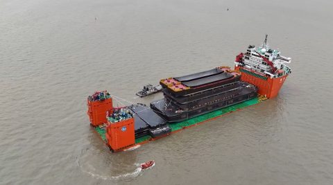 MV Zhong Ren 122 wraps up first semi-sub loading for JSI Alliance